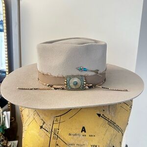 Charlie 1 Horse tan hat with decorative bands